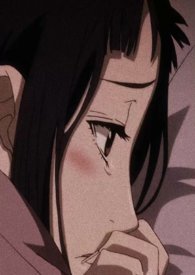 她的臀部剧烈地抽搐着